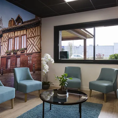 Brit Confort Amiens Hotel 3*