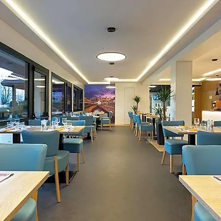 Отель Brit Confort Amiens 3*