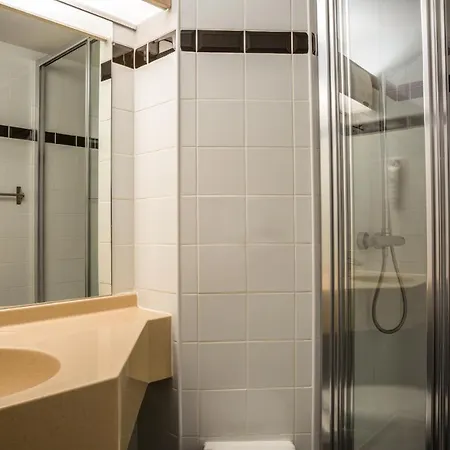 Brit Confort Amiens 3*