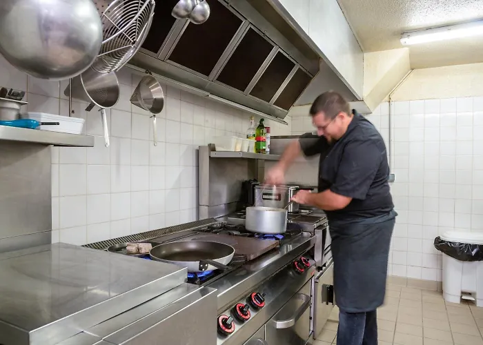 Brit Confort Amiens Otel 3*